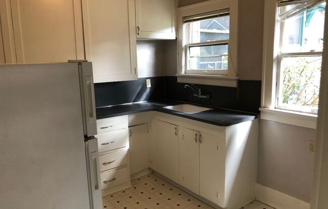 Studio, 1 bath, 300 sqft, $1,395, Unit G