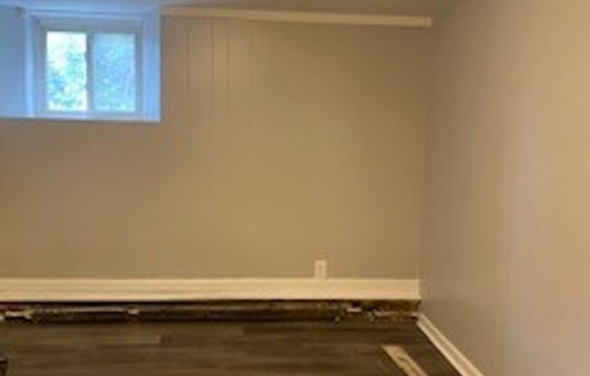 401 Raynor