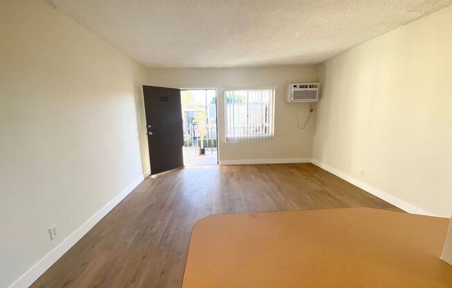 Studio, 1 bath, 400 sqft, $1,295