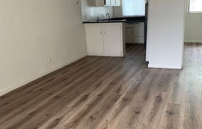 1 bed, 1 bath, $1,925, Unit 14