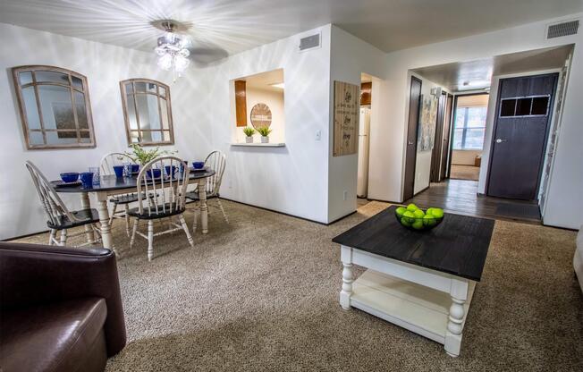 1 bed, 1 bath, 702 sqft, $819