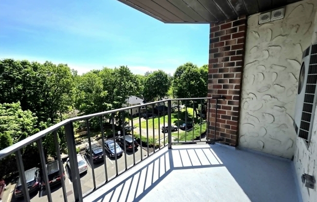2 beds, 2 baths, 861 sqft, $2,450, Unit 407