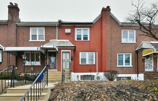 Beautifully Renovated 3 Bedroom Home Now Available For Rent in Cedarbrook!!!