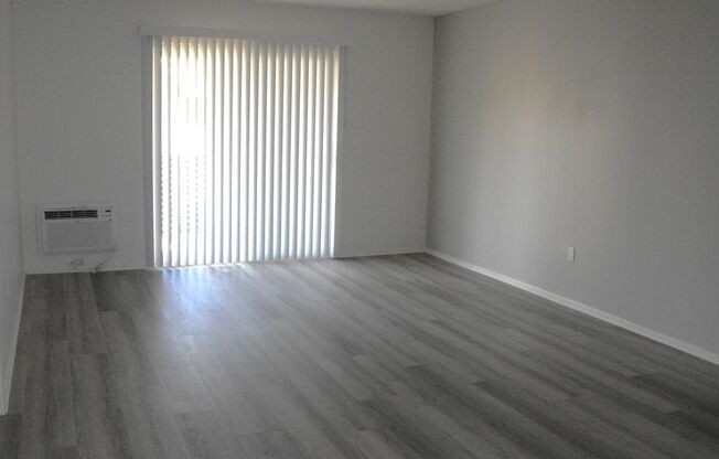 2 beds, 1.5 baths, 900 sqft, $2,467, Unit Unit 05Q
