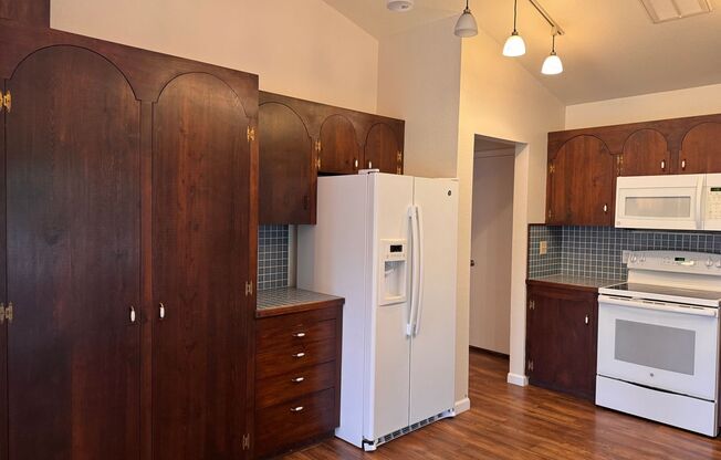 Selah 4 bedroom 3 Bathroom Double Garage, Fenced Yard