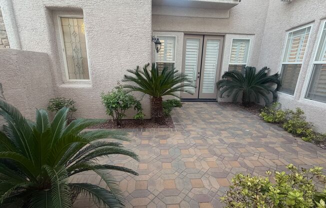 5 beds, 4.5 baths, $6,795