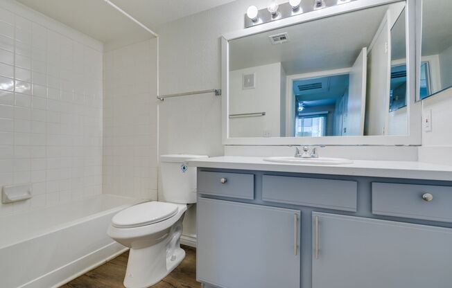 2 beds, 2 baths, $1,395, Unit UNIT 1016