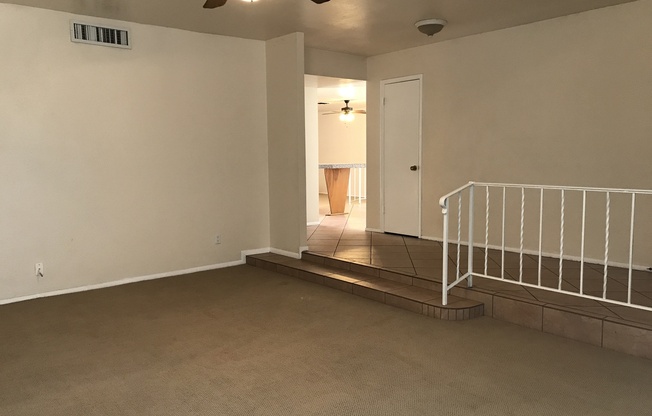 Tempe 3 Bed, 2 Bath - Pool and Single Story