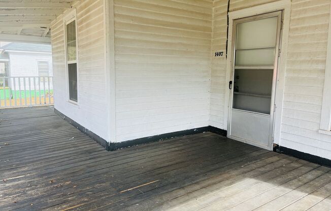 2 beds, 1 bath, $1,350