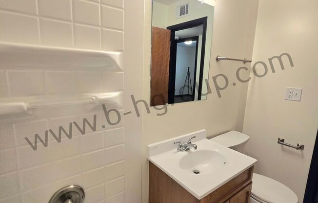 2 beds, 1 bath, 750 sqft, $995, Unit 2105-3