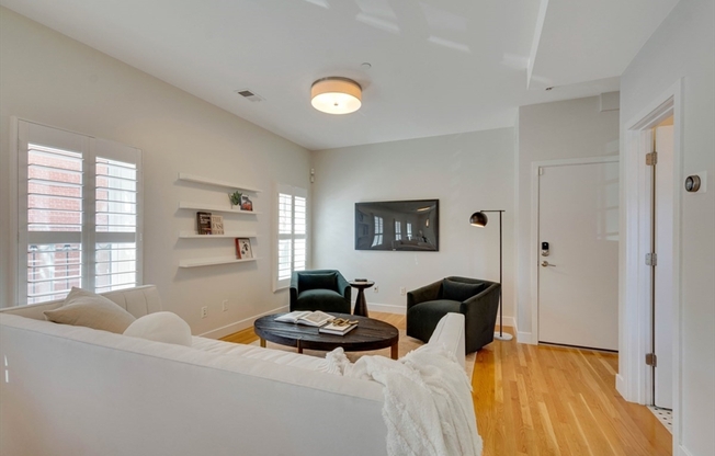 242 SHAWMUT AVE