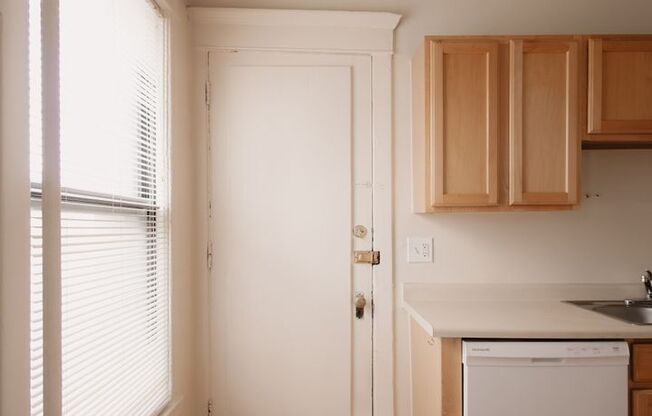 2 beds, 1 bath, 904 sqft, $1,250, Unit 315-11