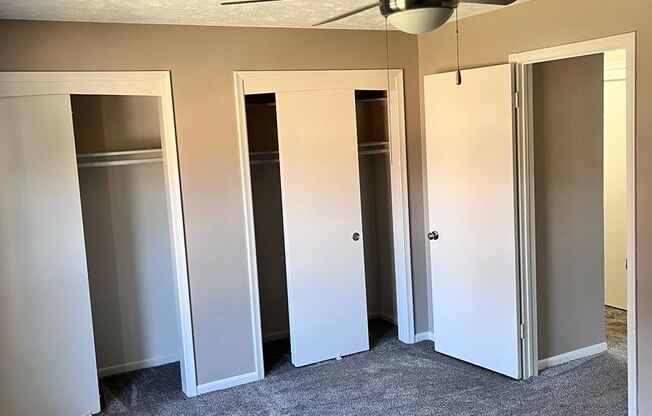 2 beds, 1 bath, 948 sqft, $1,199, Unit 069