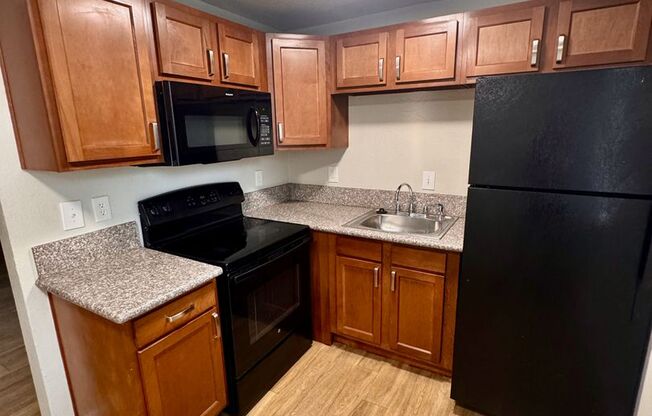 2 beds, 1 bath, 800 sqft, $1,275, Unit 10