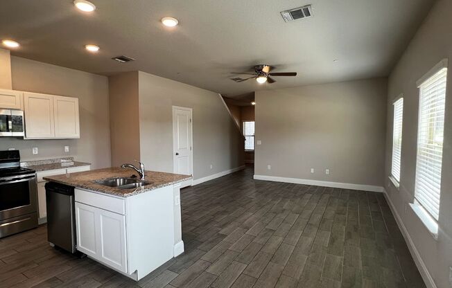 3 beds, 2 baths, $1,495