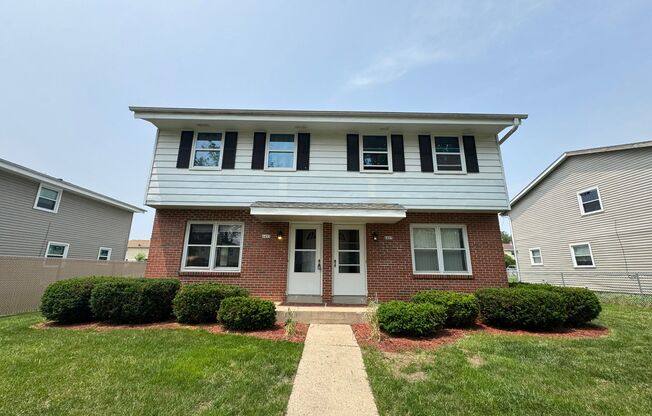 Your new Townhouse Awaits! 3 Bed / 1.5 Bath. / Appliances /  2 car off St Parking