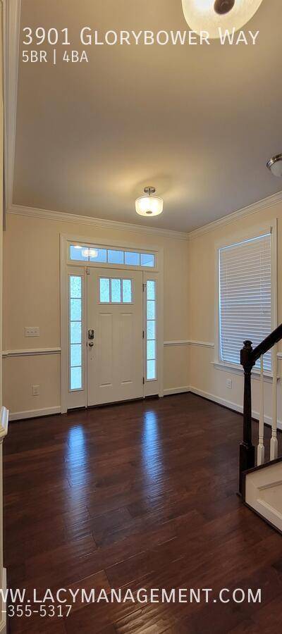 3901 GLORYBOWER WAY
