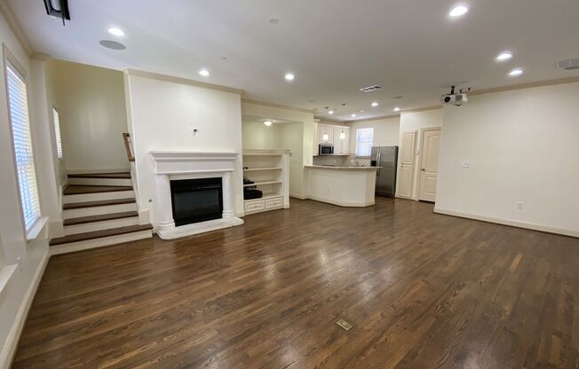 Walk to SMU, Bush Library, & Snyder Plaza!