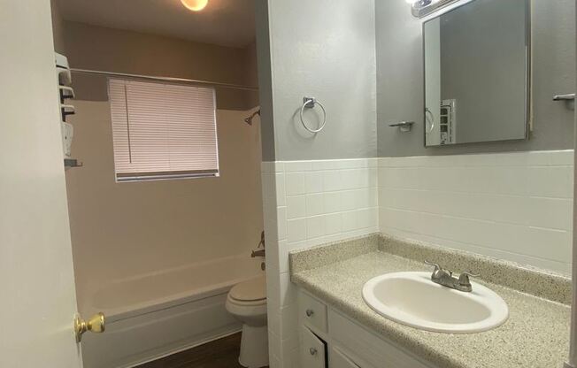 205 E. Huisache