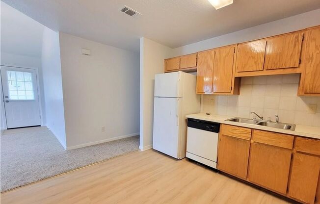 3 beds, 2 baths, $1,200, Unit Unit A