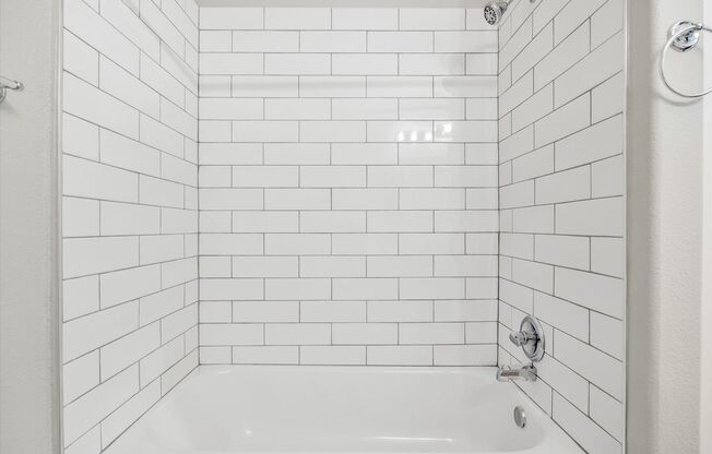 3 beds, 2.5 baths, $2,350, Unit # 1069