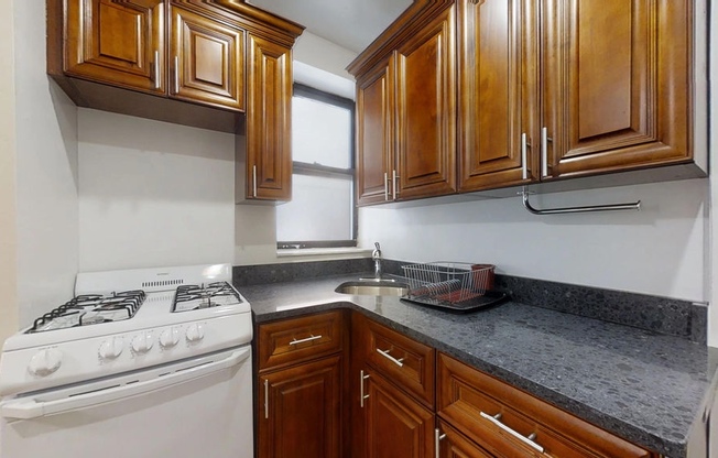 2 beds, 1 bath, $4,200, Unit 15