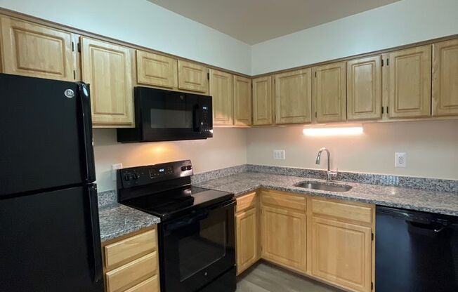 3 beds, 2 baths, 1,152 sqft, $2,200, Unit 14209 #202