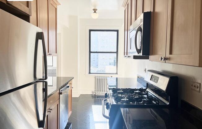 2 beds, 2 baths, 1,308 sqft, $9,150, Unit 8L