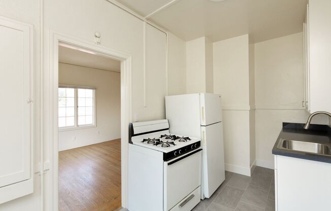 1 bed, 1 bath, $2,500, Unit 232