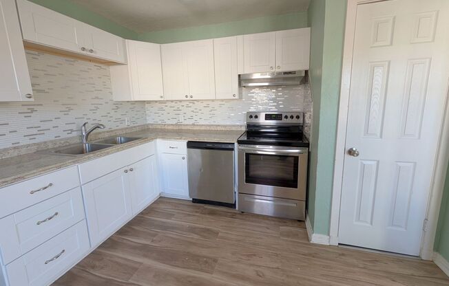 2 beds, 1 bath, $1,100