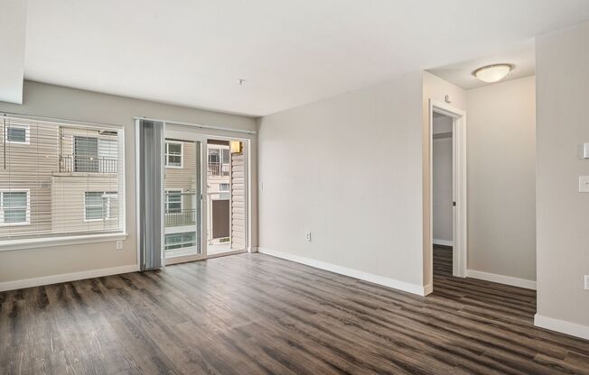 1 bed, 1 bath, 680 sqft, $1,975, Unit 310
