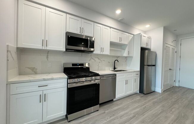 1 bed, 1 bath, 605 sqft, $2,215, Unit 307