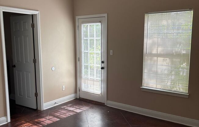 Charming 3-Bedroom, 2-Bathroom Duplex in Gulfport, MS
