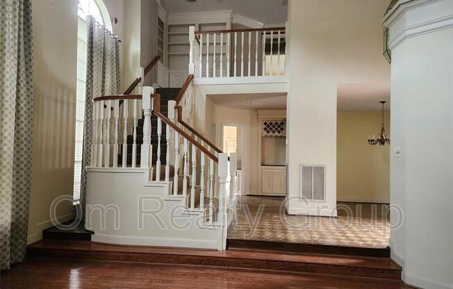 6105 INWOOD DR