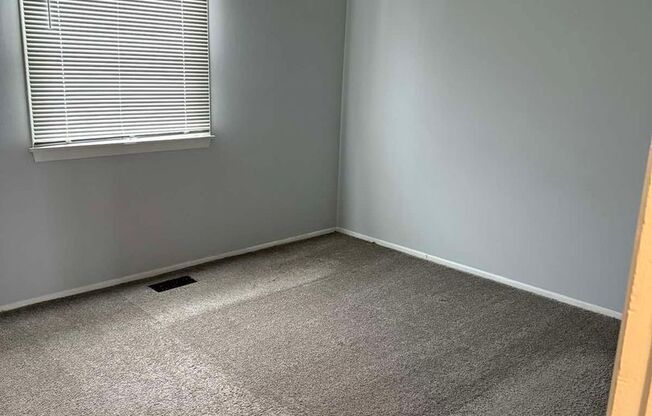 3 beds, 1 bath, 1,000 sqft, $1,750, Unit 135HS