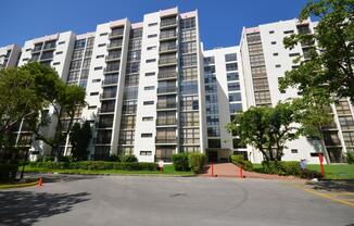 17021 N Bay Rd