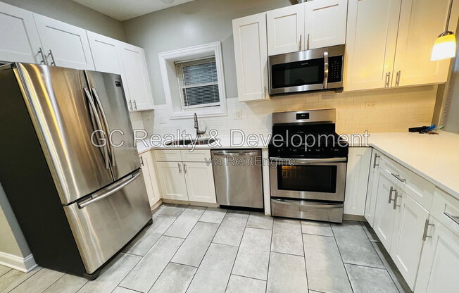3739 W SHAKESPEARE AVE