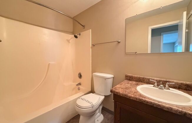 1 bed, 1 bath, 650 sqft, $870, Unit 1505-13