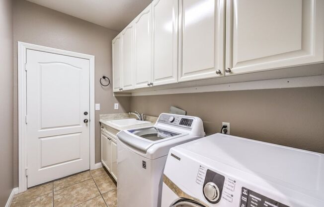 3 beds, 3 baths, $6,995
