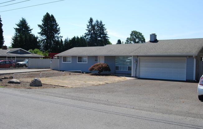 3 Bed 2 Bath Home with Large Yard in Brush Prairie