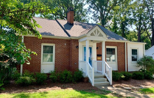 Spacious 3 Bedroom Near Grimsley High School