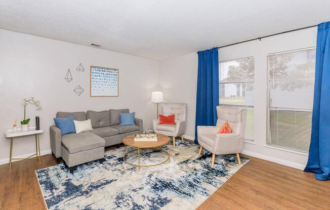 2 beds, 2 baths, 1,000 sqft, $892