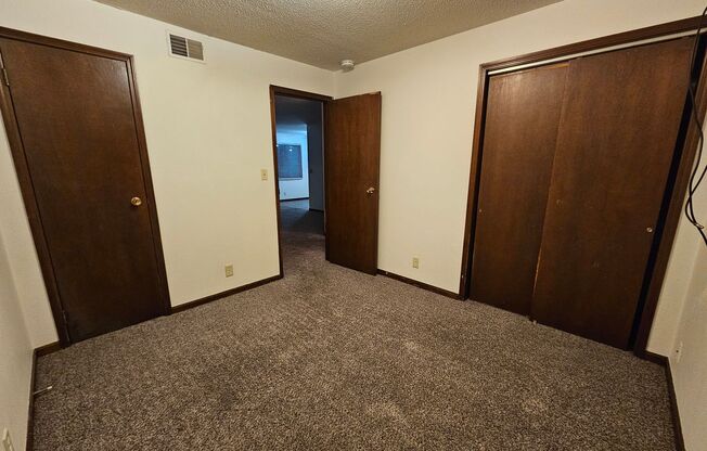 2 beds, 1 bath, $750, Unit #C