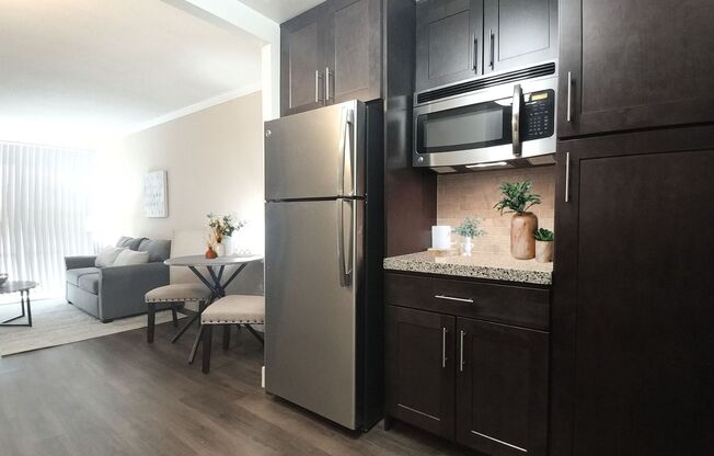Studio, 1 bath, 560 sqft, $1,470, Unit B-214