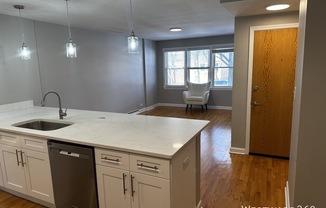 2821 W SUMMERDALE 2 W