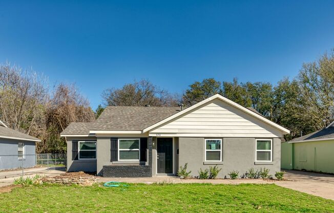 Nicely Updated 2 bed / 1 bath home