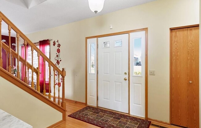 2142 GROVELAND WAY