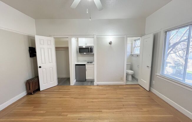 Studio, 1 bath, $1,195, Unit 17