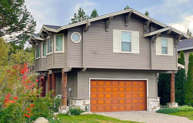 Beautiful 4Bd 3Ba Tahoe Keys home!! A must see with Comm. Olympic size pool and hot tubs!