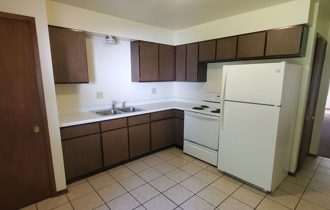 2 beds, 2 baths, $995